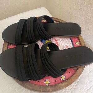 ROTHY’S Triple Band Black Sandals